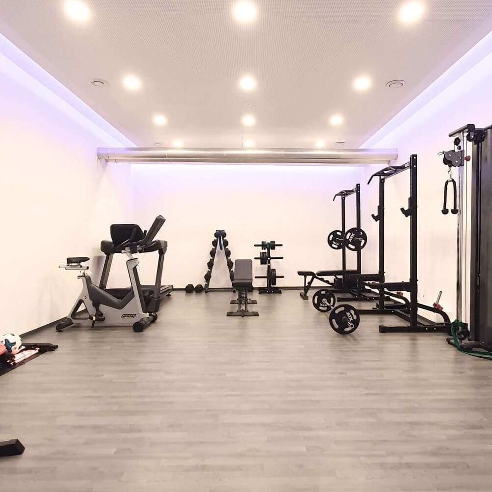 Personal Training in 1010 Wien. Hier sehen Sie den gesamten Trainingsraum mit allem Zubehör. Hier findet das Private Personal Training von Martin Fiedler statt.